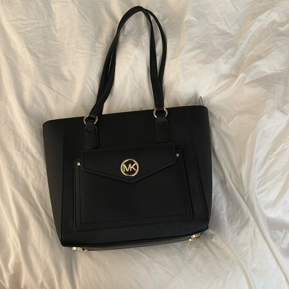 Michael kors purse - Picture 1 of 1